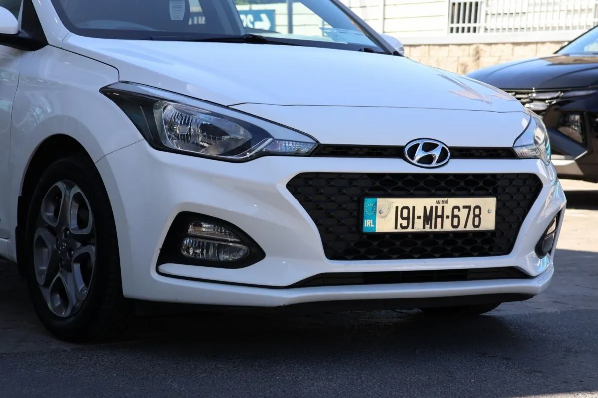 Hyundai i20 1.2 Deluxe - Image 4