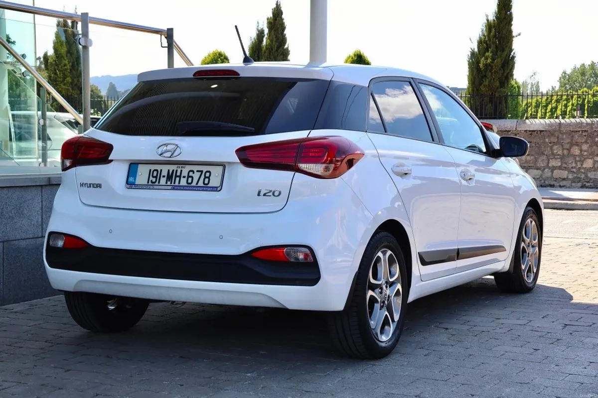 Hyundai i20 1.2 Deluxe - Image 3