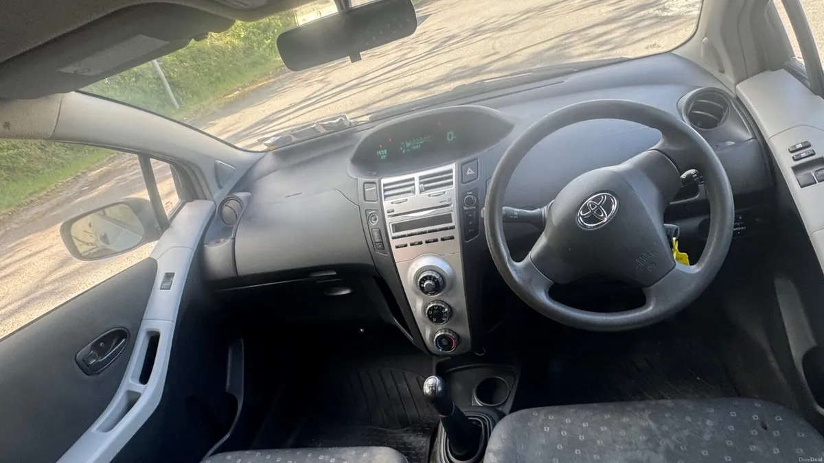 Toyota Yaris 2007 - Image 4