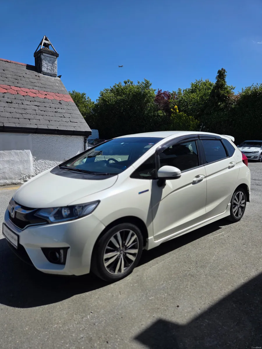 HONDA FIT PREMIUM MODEL 1.5 HYBRID - Image 5