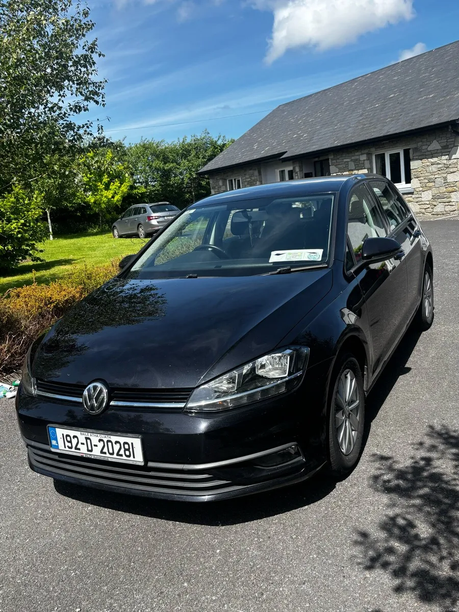 Volkswagen Golf 1.6L trend line - Image 1