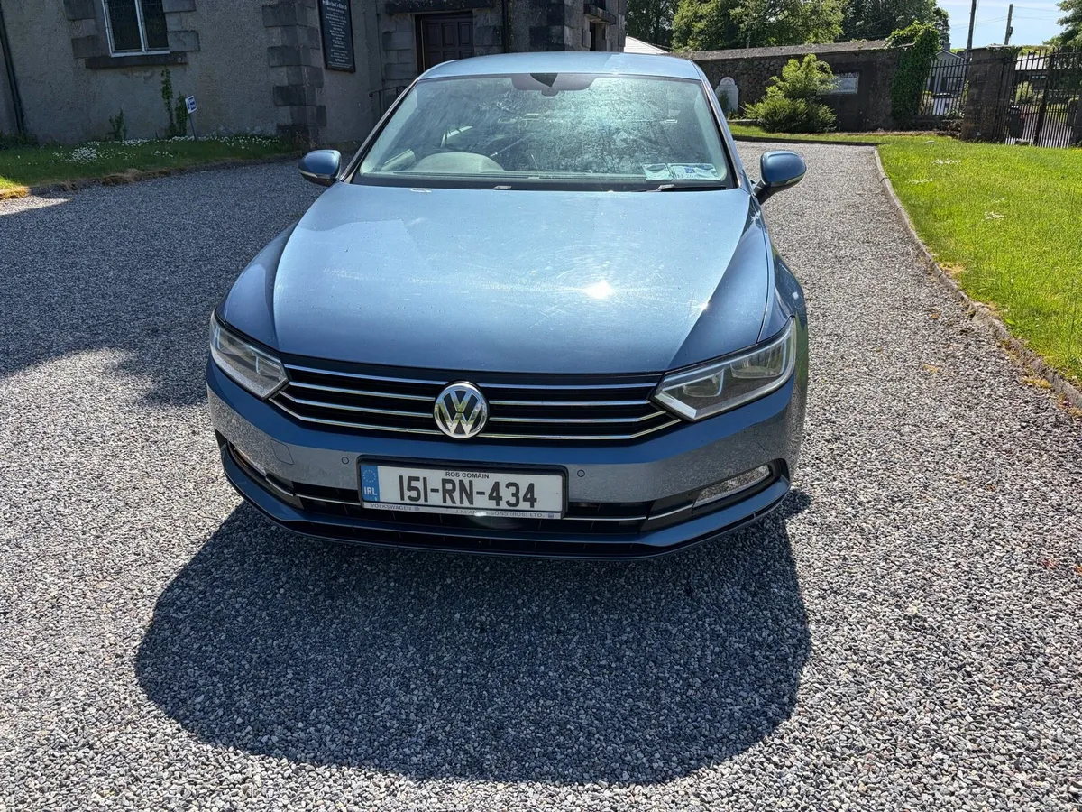 2015 Volkswagen Passat - Image 2