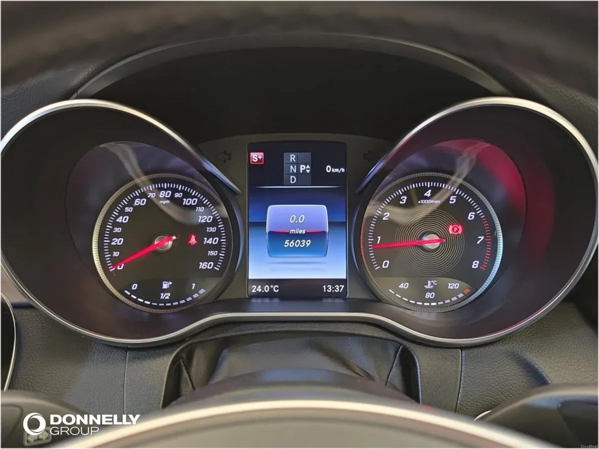 Mercedes-Benz C Class Cabriolet AMG Line - Image 6