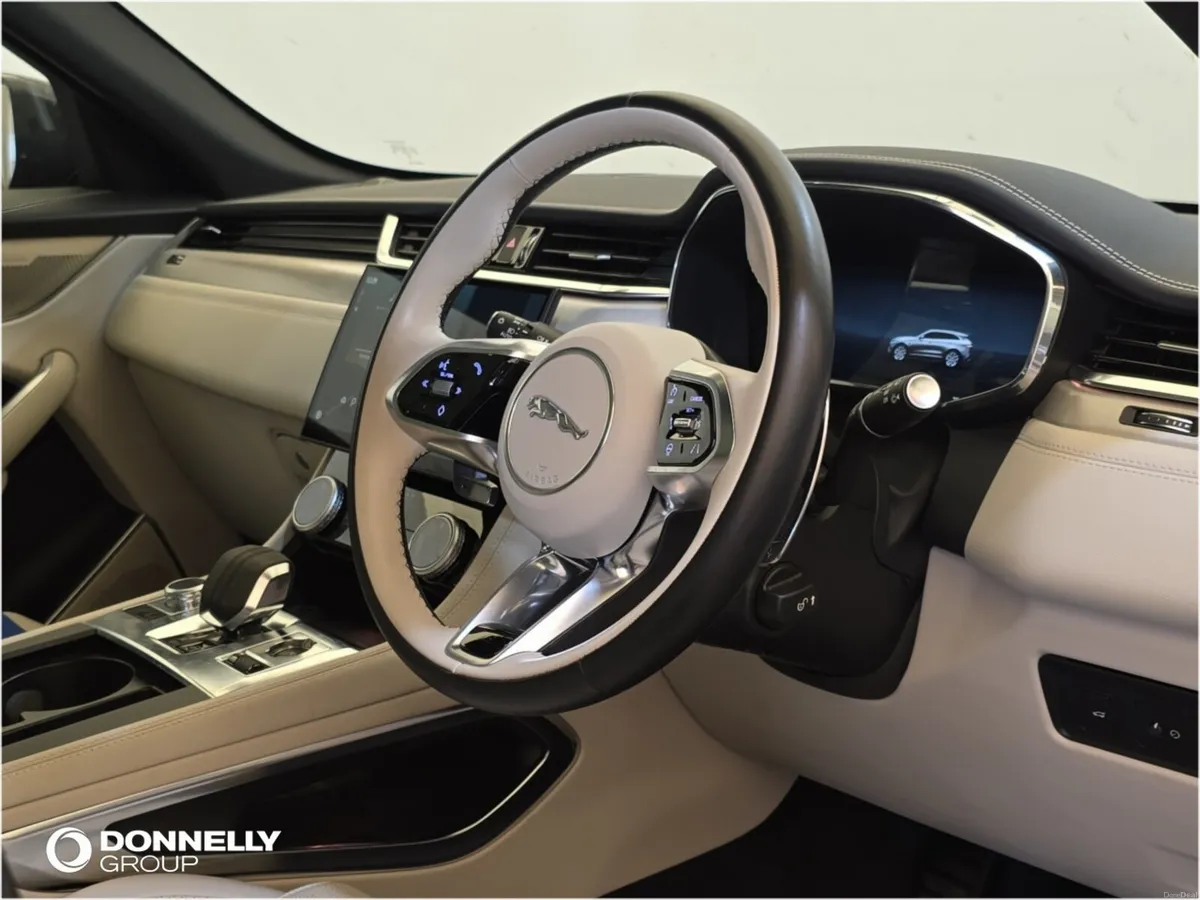 Jaguar F-pace F-Pace Diesel Estate R-Dynamic SE Bl - Image 4
