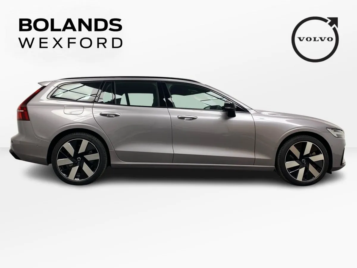 Volvo V60 T6 AWD Plug-in hybrid electric/petrol Pl - Image 3