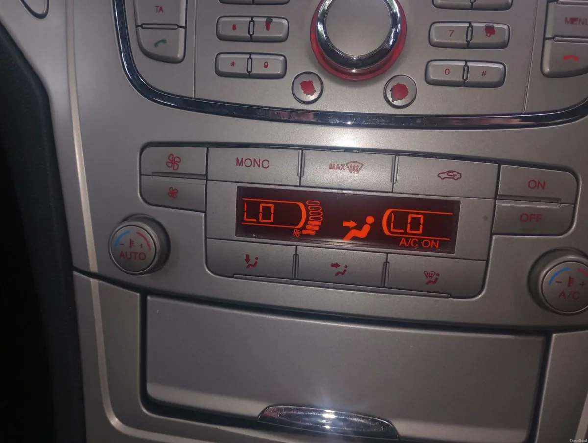 Ford Mondeo 2010 - Image 4