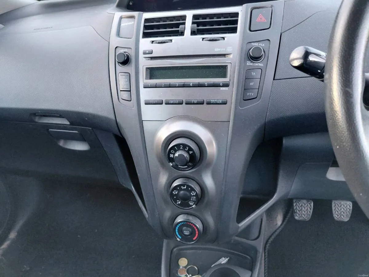 Toyota yaris - Image 3