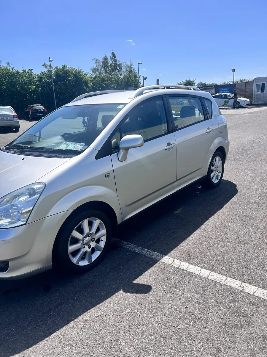 Toyota Corolla verso - Image 3