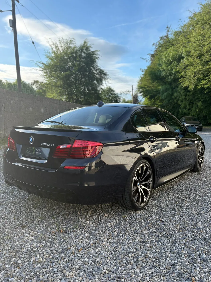 BMW 5-Series 2016 - Image 4