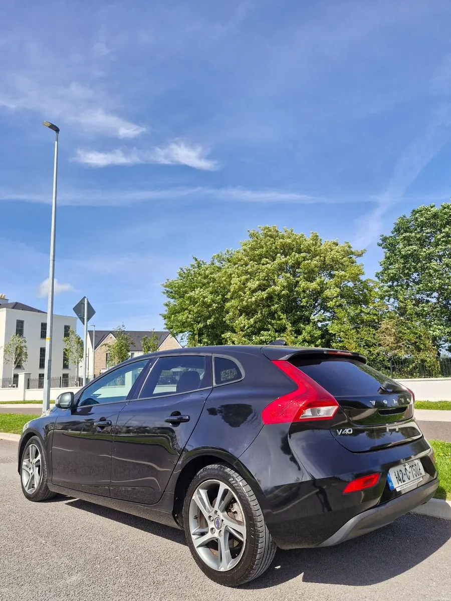 142 Volvo V40 1.6 Diesel, Nct 4/27 - Image 4