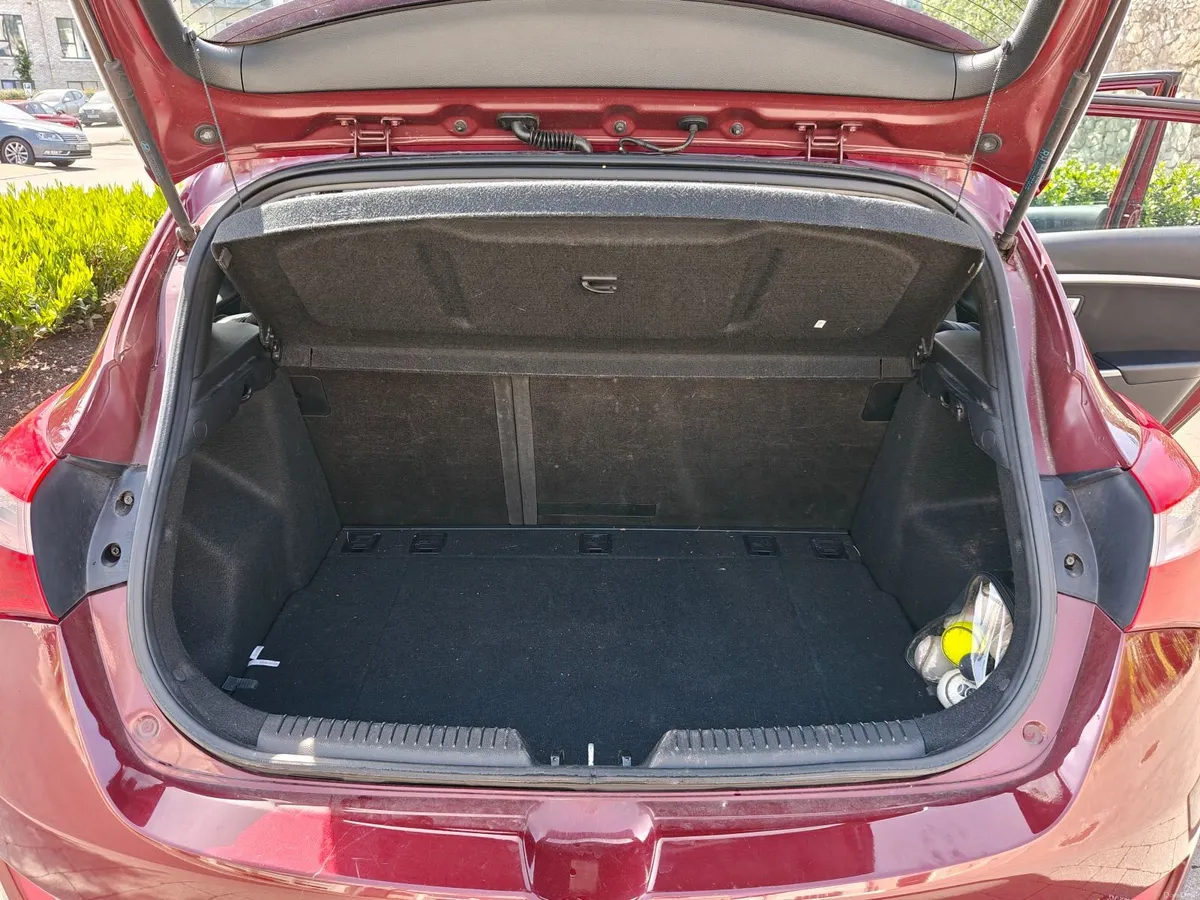 2016 Hyundai i30 Deluxe 1.6 Diesel Automatic - Image 4