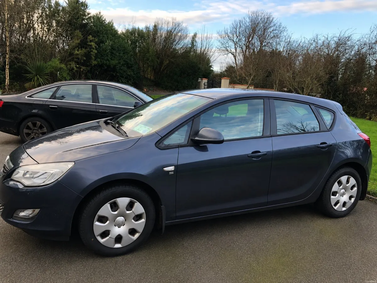 Opel Astra 2010 - Image 3