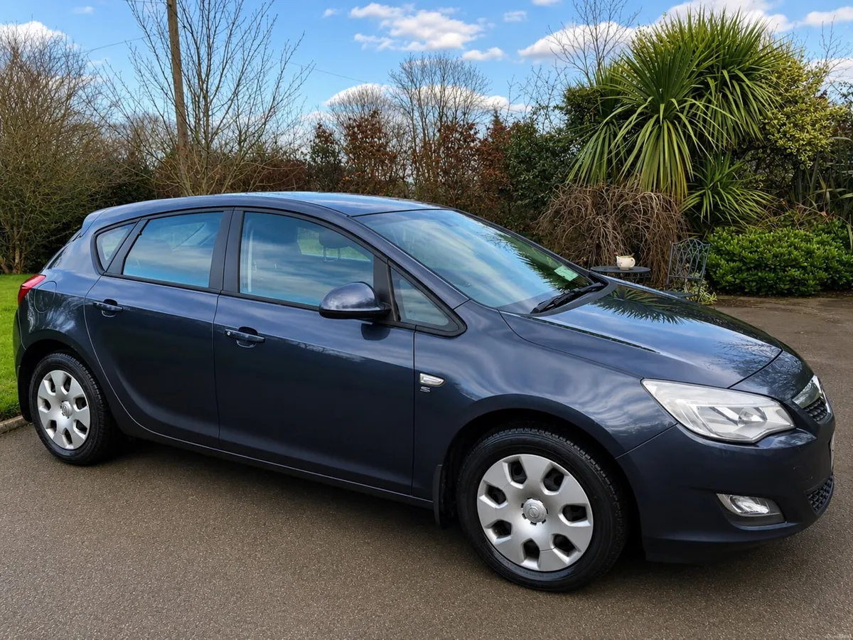 Opel Astra 2010 - Image 4