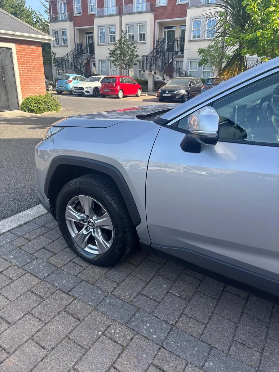 Toyota RAV4 - Image 2