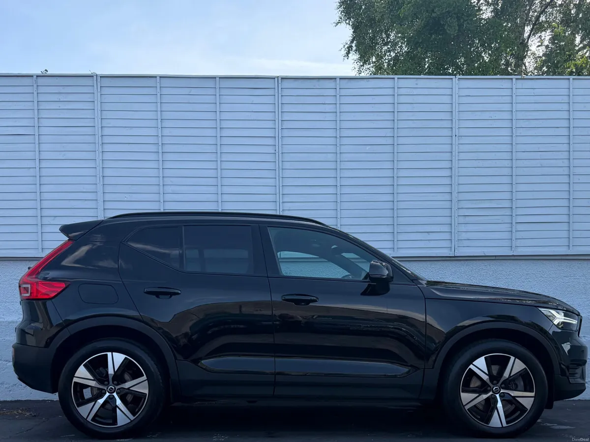 Volvo XC40 2022 / R-DESIGN T4 / PHEV - Image 2