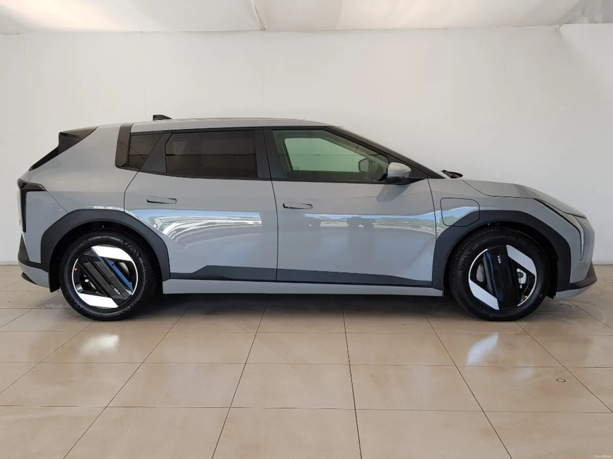 Kia EV4 5HB Earth K2 LR 5DR Auto - Image 2