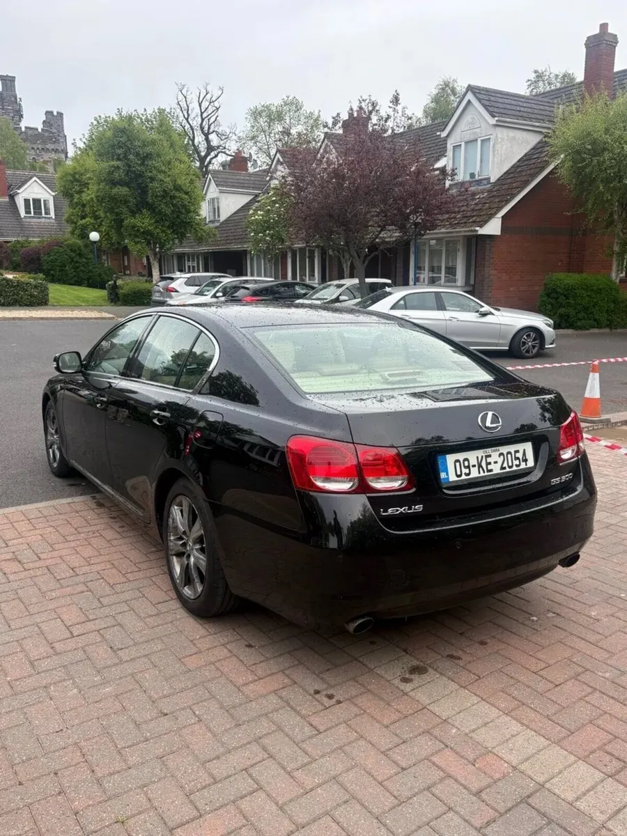 Lexus GS300 3.0 V6 2009 - Image 2