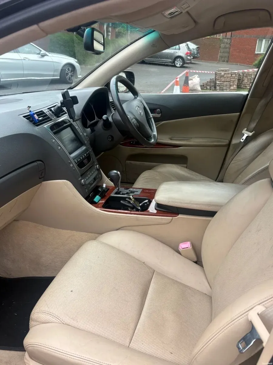 Lexus GS300 3.0 V6 2009 - Image 4