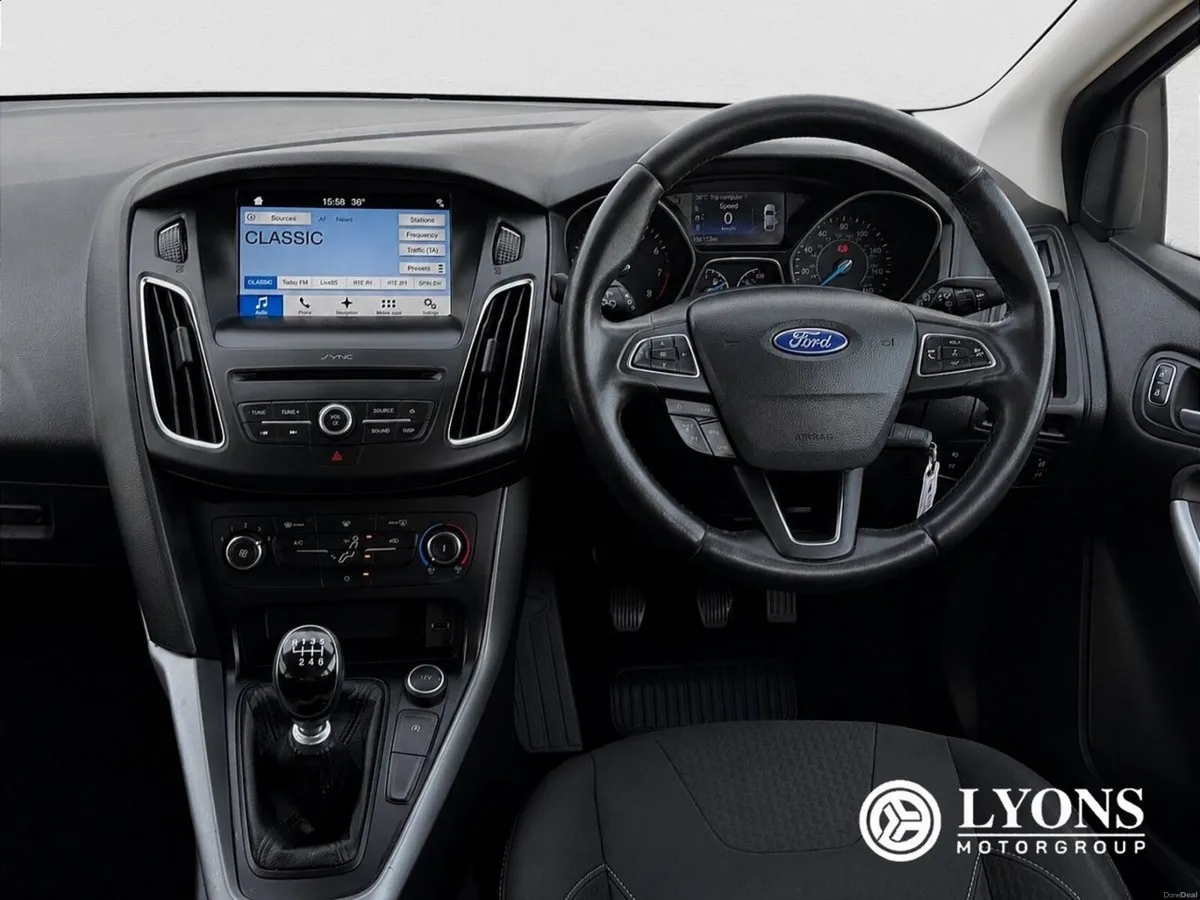 Ford Focus 1.0 EcoBoost ZETEC - Image 4