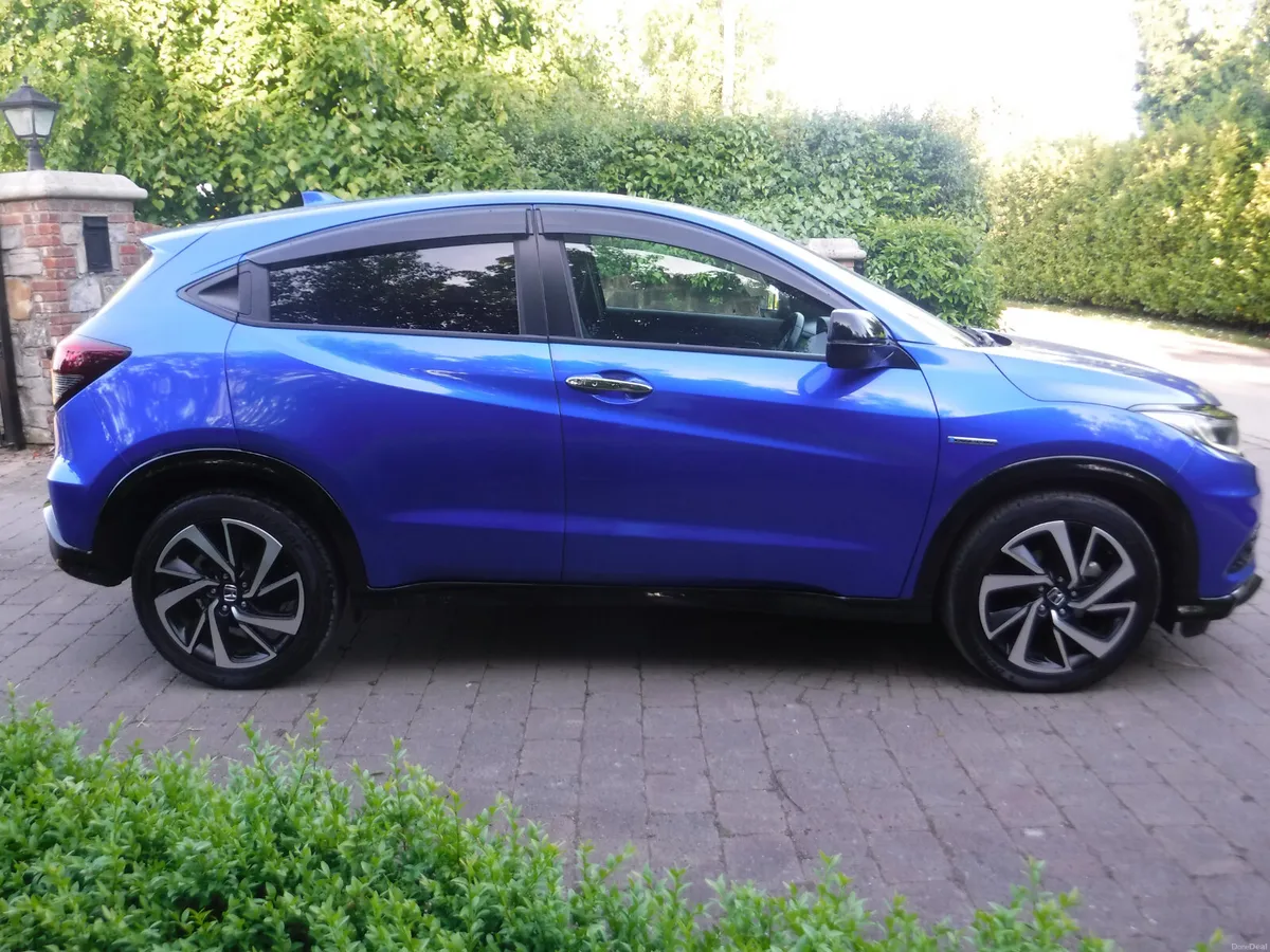 HONDA VEZEL 1.5 AUTO RS LTD LOW MILEAGE - Image 2