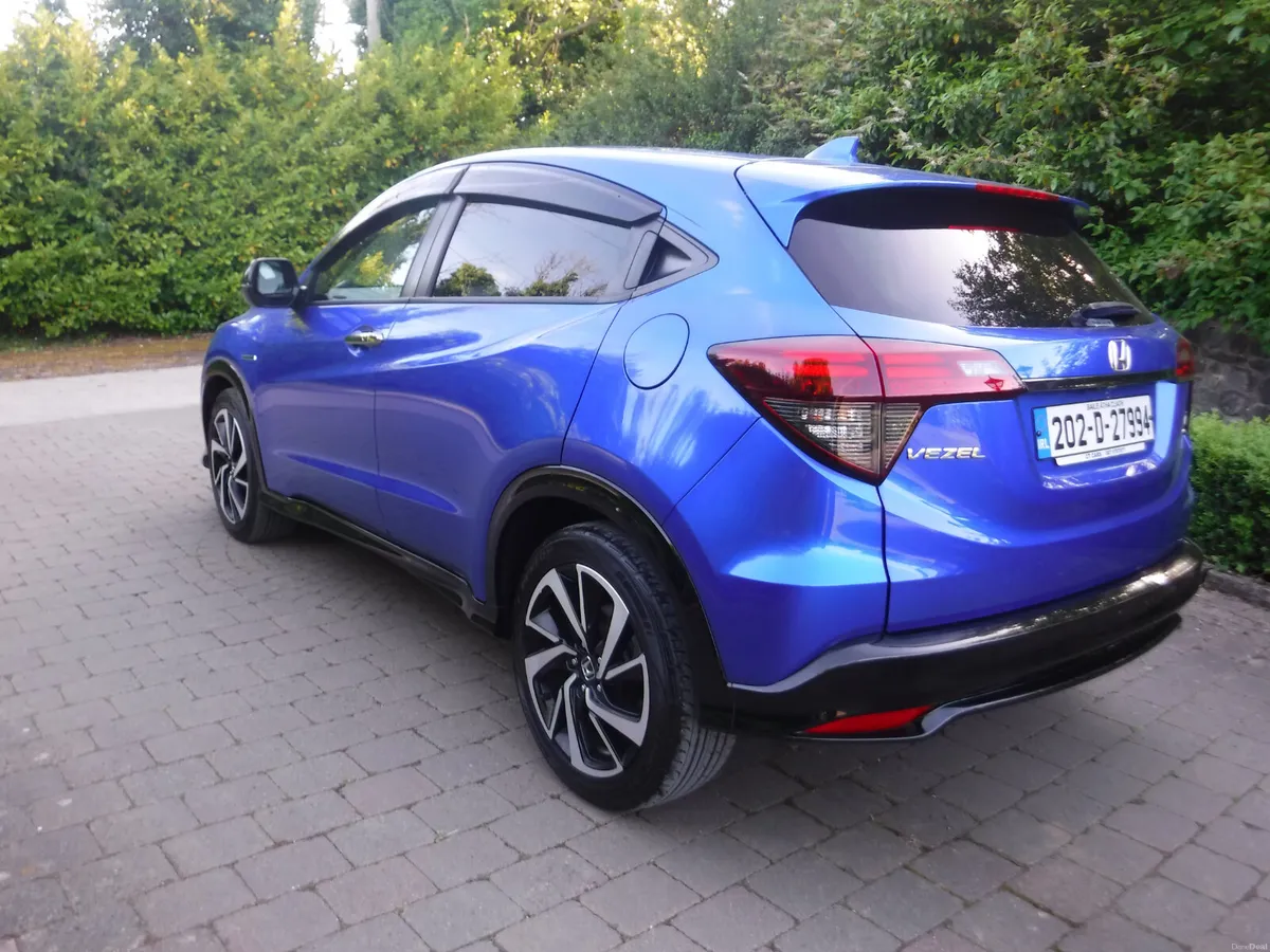 HONDA VEZEL 1.5 AUTO RS LTD LOW MILEAGE - Image 4