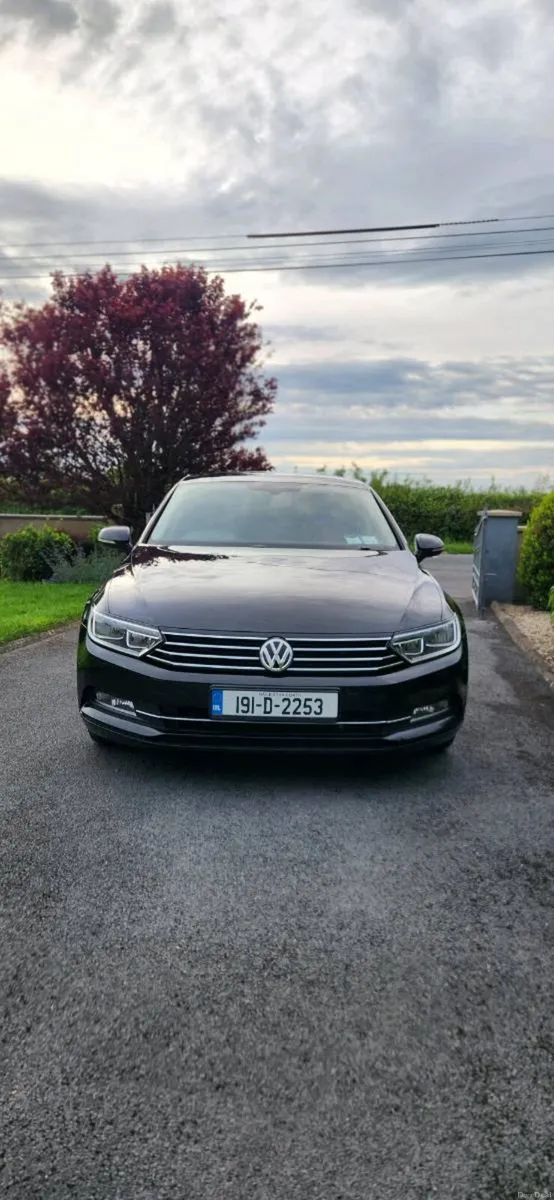 Volkswagen Passat - Image 2