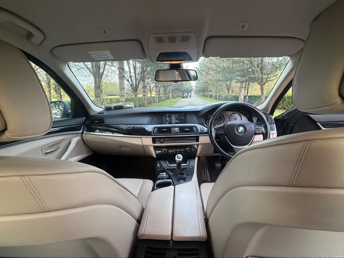 BMW 5-Series 2011 - Image 4