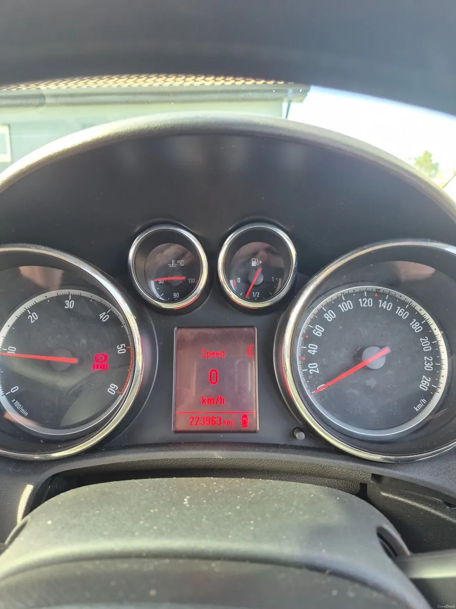 Opel Astra 2013 - Image 4