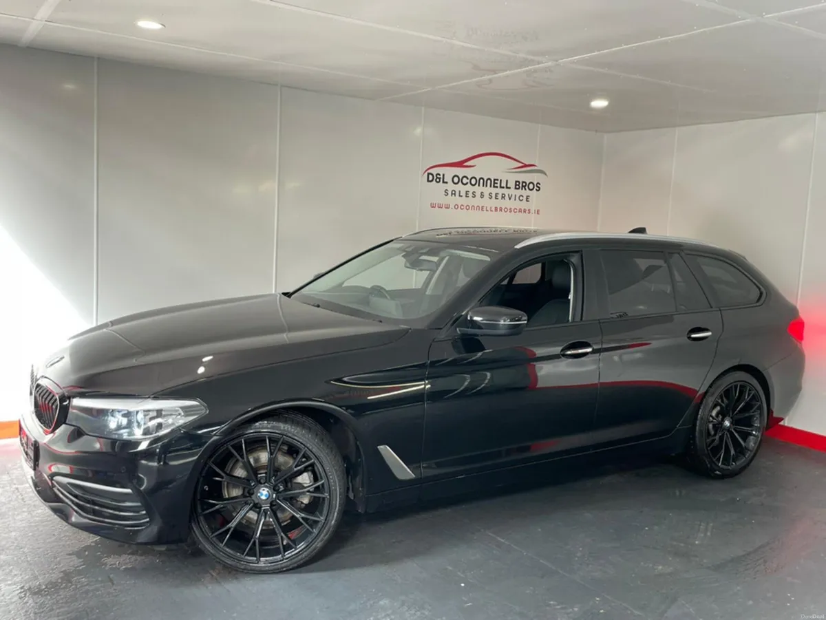 BMW 5-Series SE AUTO 520 D TOURING G31 - Image 2