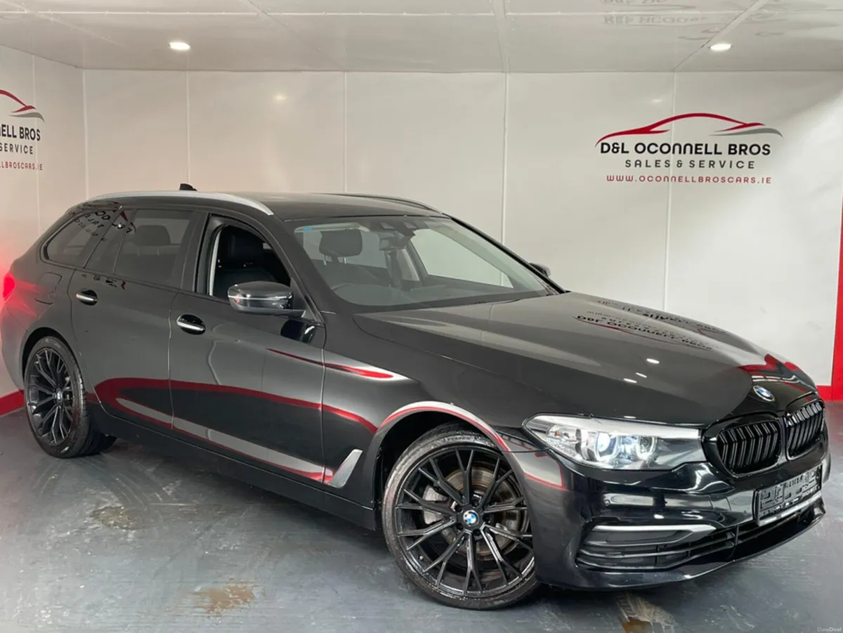 BMW 5-Series SE AUTO 520 D TOURING G31 - Image 1