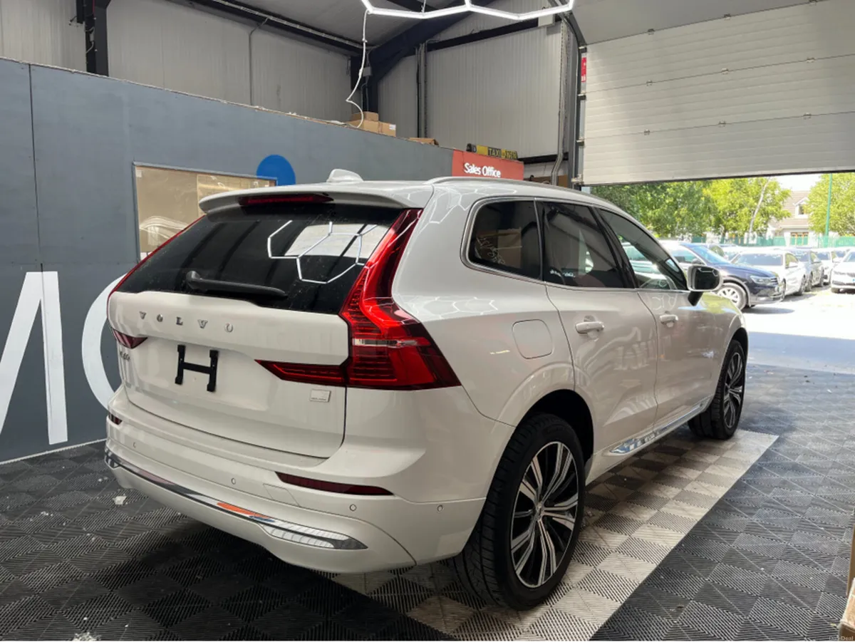 Volvo XC60 2021 VOLVO XC60 RECHARGED HYBRID T8 2.0 - Image 2