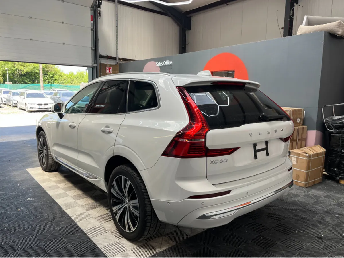 Volvo XC60 2021 VOLVO XC60 RECHARGED HYBRID T8 2.0 - Image 4