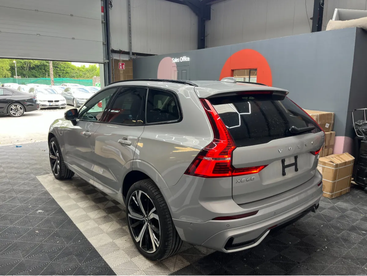 Volvo XC60 2023 VOLVO XC60 ULTIMATE T6 2.0 AUTOMAT - Image 4
