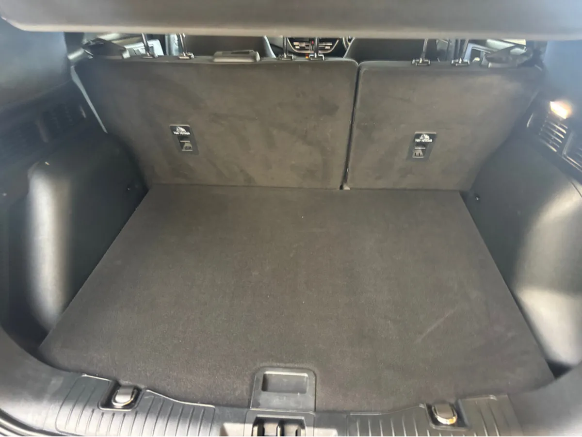 Ford Kuga TITANIUM 2.5 PHEV 225 S6.2 CT 4DR - Image 2