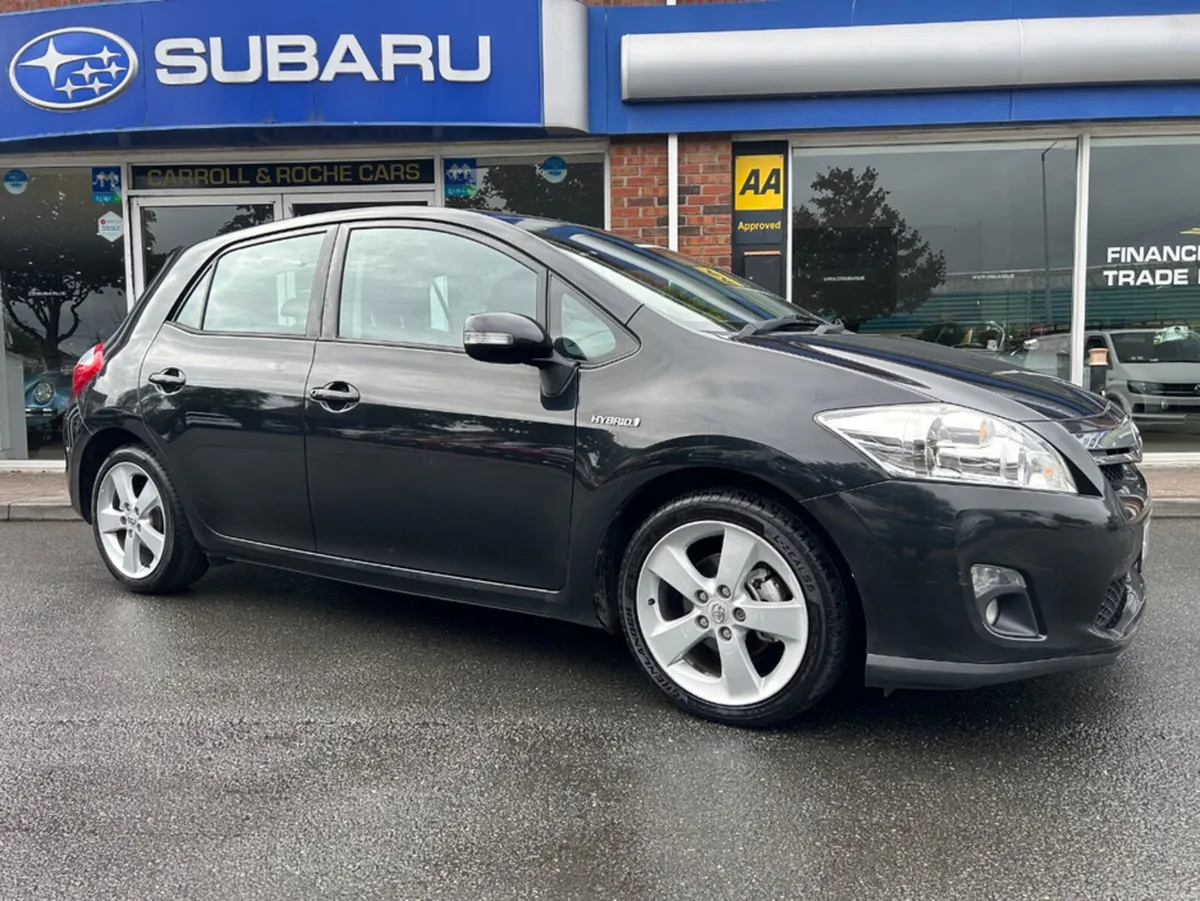Toyota Auris Hybrid 1.8 T4 Black 5-Door | Top Trad - Image 2