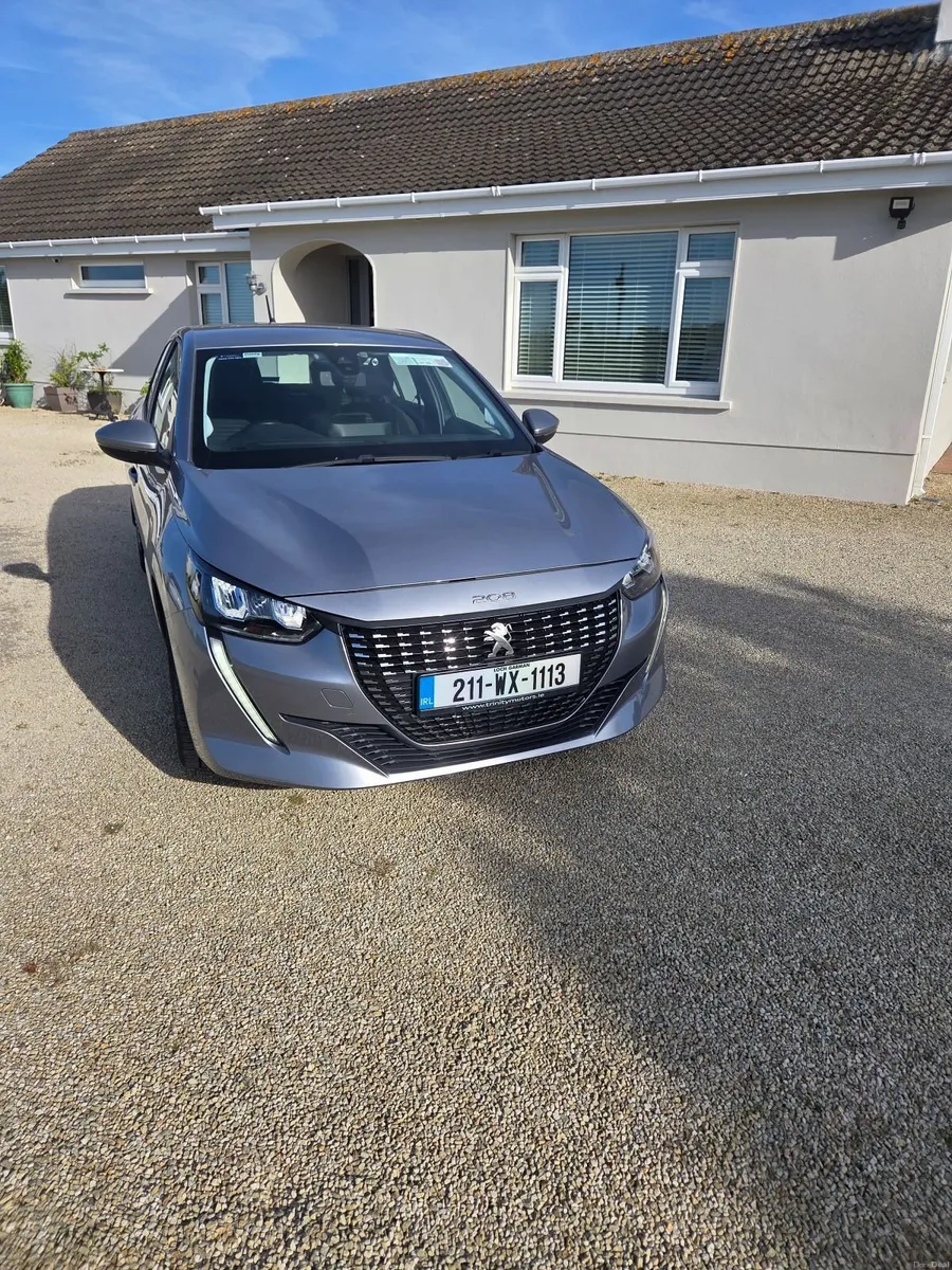 Peugeot 208 - Image 2