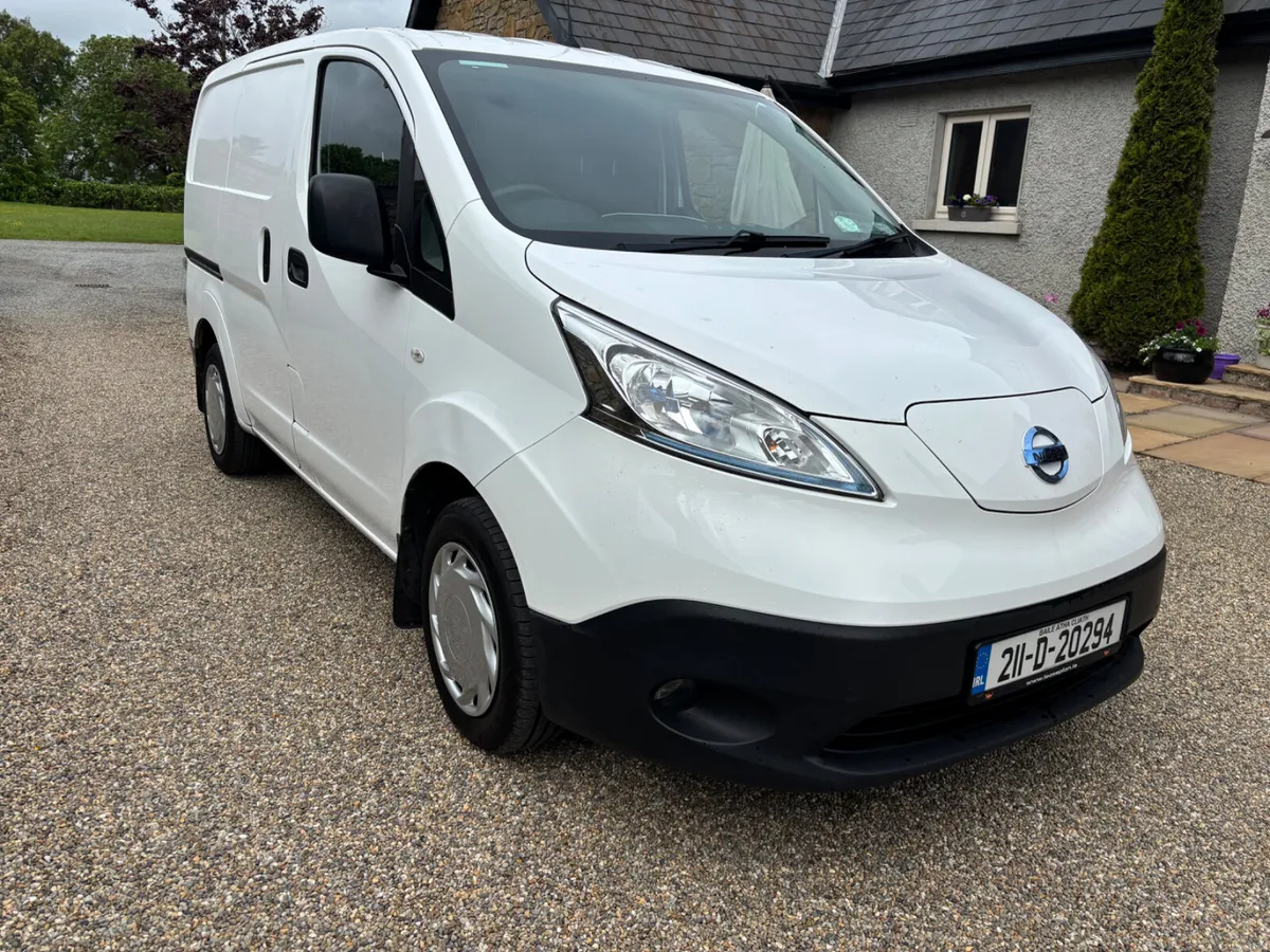 2021 Nissan NV200 40 kw electric van - Image 2