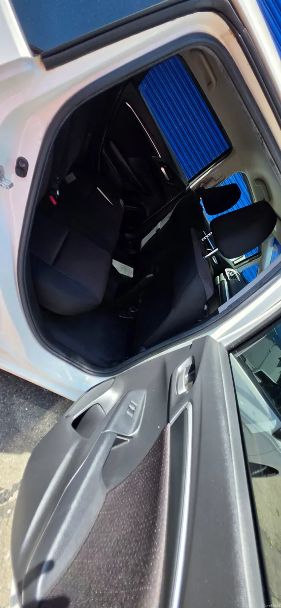 Honda fit Hybrid Automatic - Image 6