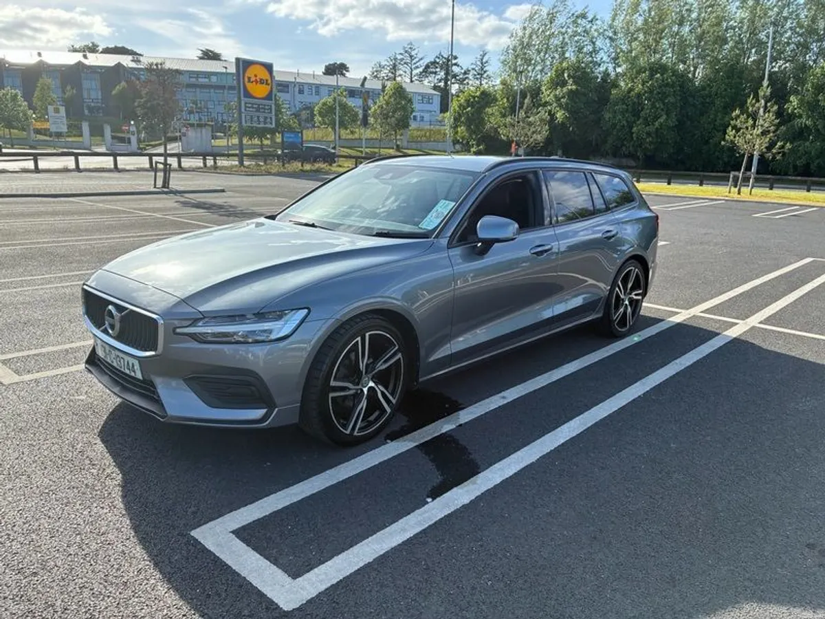 2019 Volvo V60 - Image 3