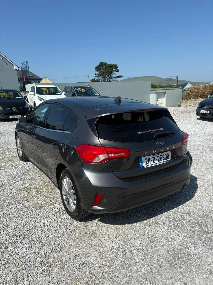 Ford Focus 2021 - Image 2
