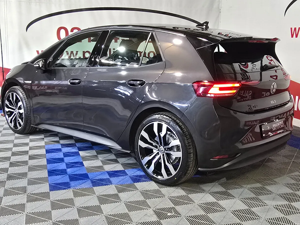 Volkswagen ID.3 PRO LIKE NEW - Image 4
