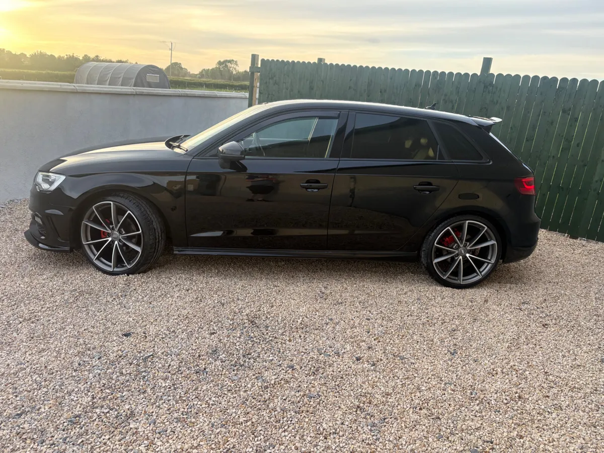 Audi A3 2015 - Image 2
