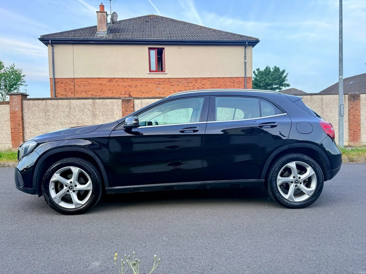 2018 Mercedes Benz GLA Urban - Image 2