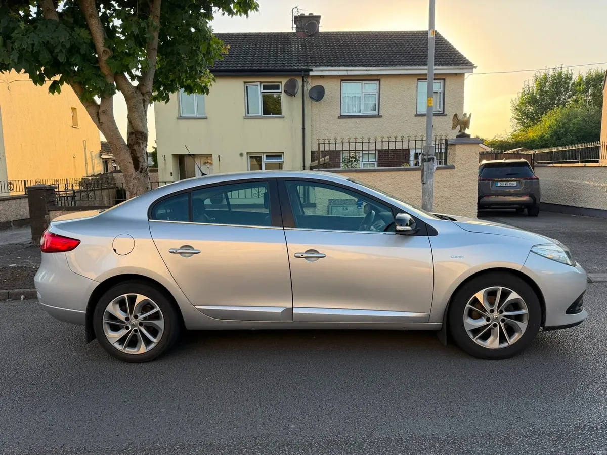 Renault Fluence 2016 | Nct 02/28 | Tax 09/26 - Image 2
