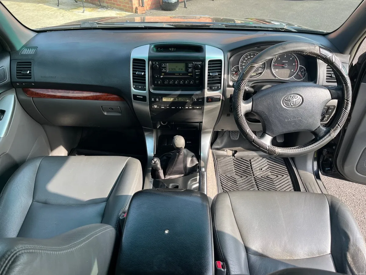 Toyota Land Cruiser 2005 - Image 3