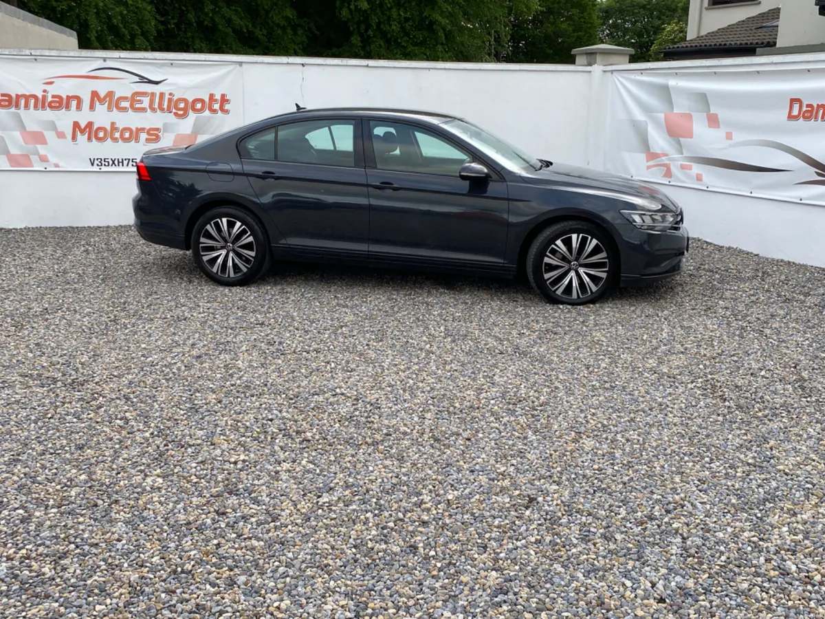 2021 Volkswagen Passat - Image 3