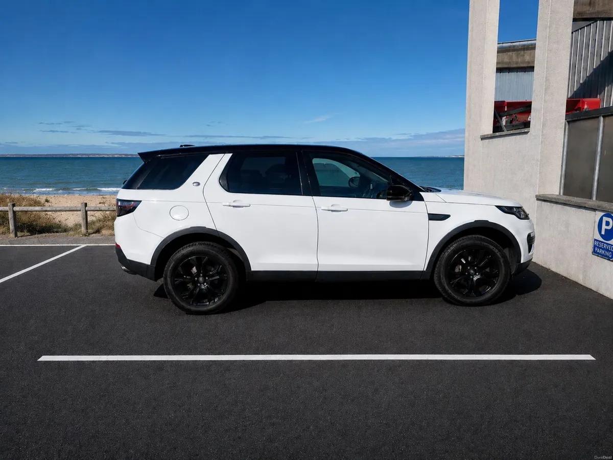 Land Rover Discovery 2015 - Image 1