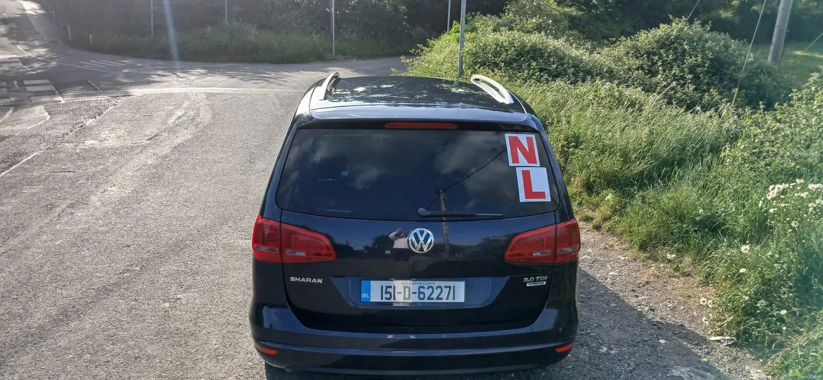 Volkswagen Sharan 2015 (black leather) - Image 4