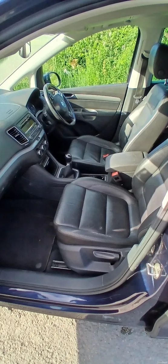 Volkswagen Sharan 2015 (black leather) - Image 5