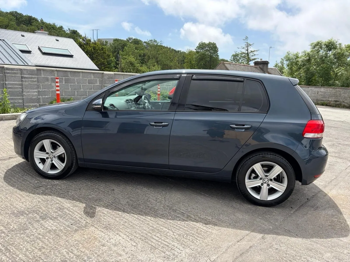 Volkswagen Golf 2010 automatic tax 09/26 - Image 2